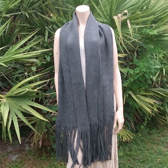 NWOT LUCKY BRAND XL Gray Polyester Scarf/Wrap with Fringe - Picture 3 of 10